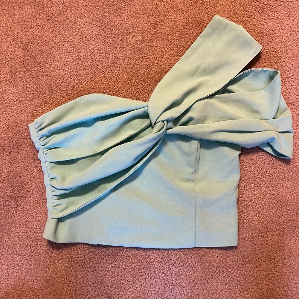 Vestique one-shoulder top